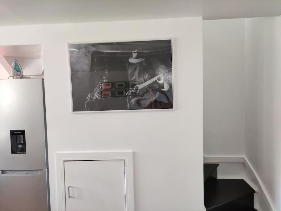 The Old Bar In Wiltshire - 1 Bedroom Guesthouse Chippenham  Dış mekan fotoğraf